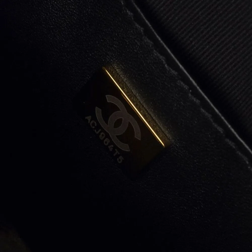 CHANEL Shoulder Bag